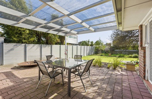 Port Willunga House | Rosie's ~ Port Willunga - Comfy Seaside Retreat in Peaceful Port Willunga | Pets Negotiable