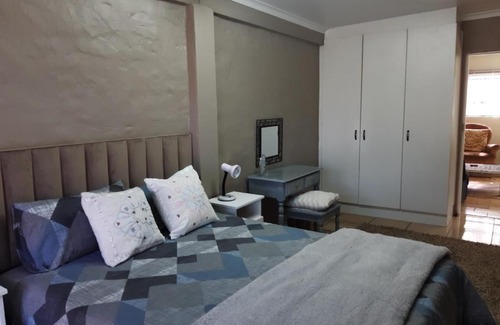 George Apartment | Rosies