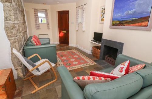 St. Levan House | Rospletha Bungalow