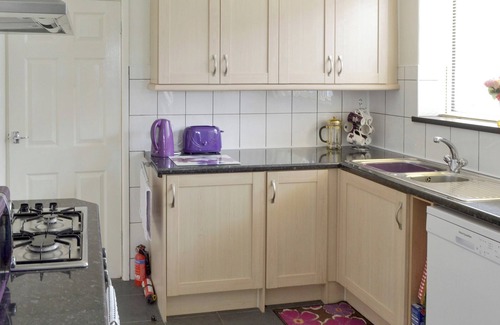 Thornton-Cleveleys Cottage | Rossall Beach Cottage