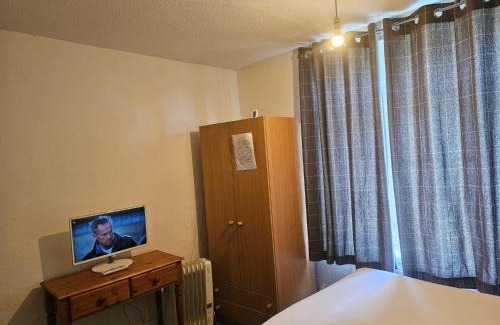 Gillingham House | Rosy Guest House