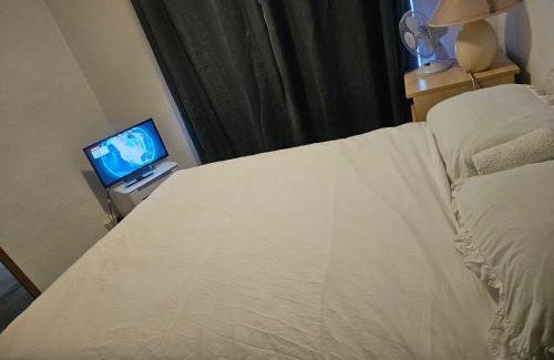 Gillingham House | Rosy Guest House