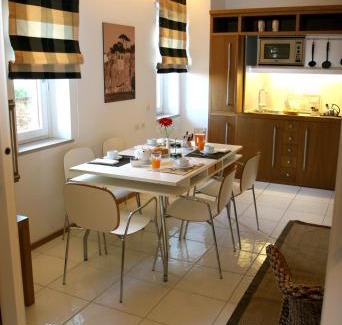 Sorrento City Centre Apartment | Rota Suites