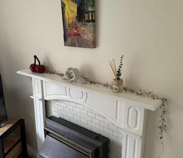Rotherham House | Rotherham,Meadowhall,Magna,Utilita Arena,with WIFi and Driveway