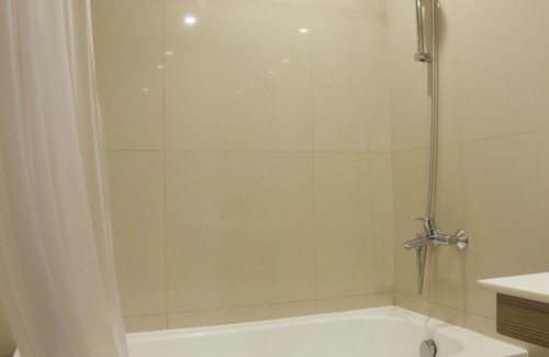 Ermita Night District Hotel | Rothman Hotel