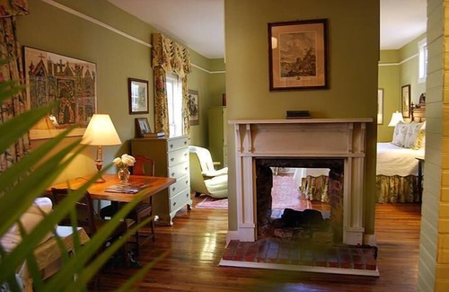 Columbus Bed & Breakfast | Rothschild-Pound House Inn