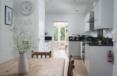 Chysauster House | Rotterdam House - historic House in Chapel Street with sea views, dog friendly