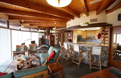 Desert Hot Springs House | Round Glass House 1 Acre/6 blocks to Spa Hotel with hot jacuzzis, sauna & pool