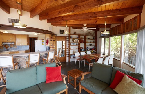 Desert Hot Springs House | Round Glass House 1 Acre/6 blocks to Spa Hotel with hot jacuzzis, sauna & pool