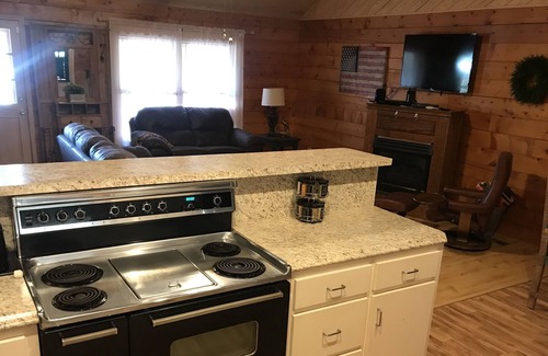 Heber Springs Cabin | Round Mountain Cabin Getaway