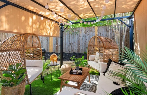 Round Rock House | Round Rocker No Service Fees Backyard BBQ