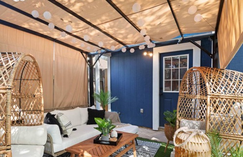 Round Rock House | Round Rocker No Service Fees Backyard BBQ