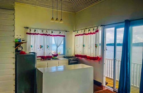 Isla Bastimentos House | Round the Point Bungalow