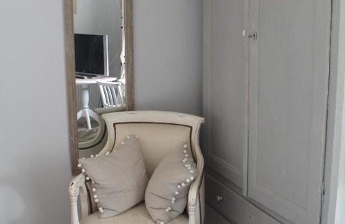 Kelston Bed & Breakfast | Roundhill Farmhouse