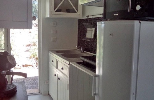 Rousset Villa | ROUSSET 15 KM FROM AIX EN PROVENCE STUDIO IN VILLA