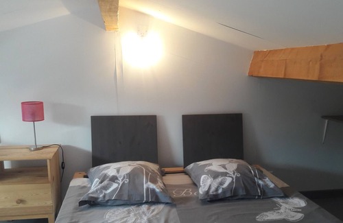 Rousset Villa | ROUSSET 15 KM FROM AIX EN PROVENCE STUDIO IN VILLA