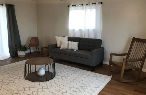 Leavittsburg House | Route 5 * Comfortable * WIFI * Hot Tub