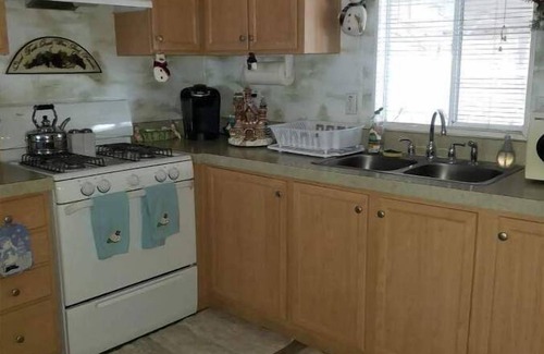 Newberry Springs House | Route 66 Lake House