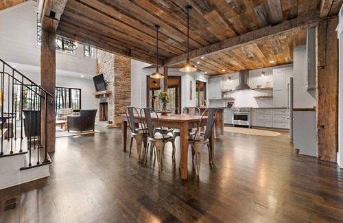 Nebo House | Row House | Lakefront Luxury, Gas Grill & Fire Pit!