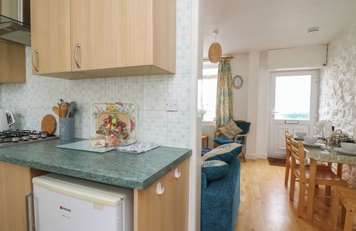Builth Wells Cottage | ROWAN COTTAGE, pet friendly, with open fire in Builth Wells