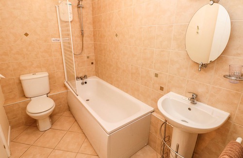 Llanteg Cottage | ROWAN LODGE, family friendly, with a garden in Amroth