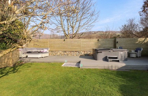 Nefyn Cottage | ROWARTH, pet friendly, character holiday cottage in Nefyn
