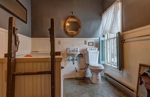 Andover Bed & Breakfast | Rowell's Inn