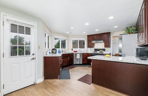 Rowland Heights House | Rowland Heights Beautiful View 4 Bedroom Luxury House near Disney
