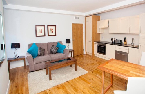 Central Aberdeen Apartment | Royal Athenaeum Suites