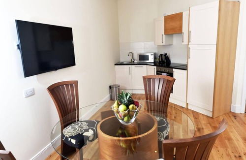 Central Aberdeen Apartment | Royal Athenaeum Suites