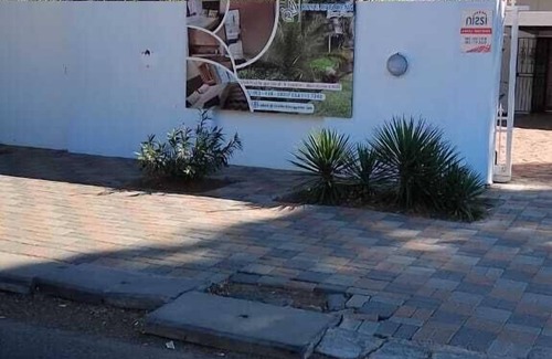 Universitas House | Royal Bafokeng Guest House