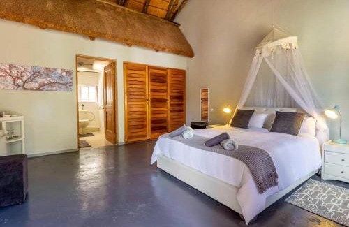 Hazyview Cabin | Royal Bakoena Hamiltonparks Country Lodge
