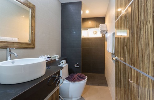Maret Resort | Royal Beach Boutique Resort & Spa