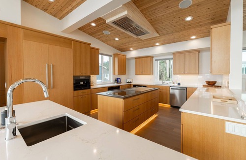 Poulsbo House | Royal Beacon: Tranquil Waterfront Retreat