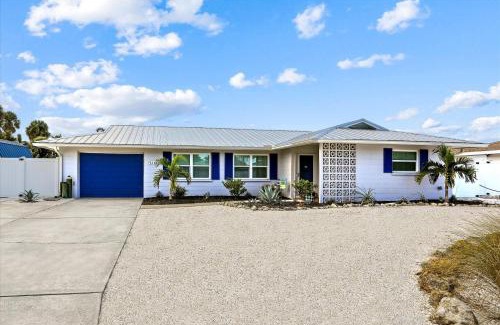 Coral Shores House | Royal Blue Dreams flexible rental near Anna Maria Island