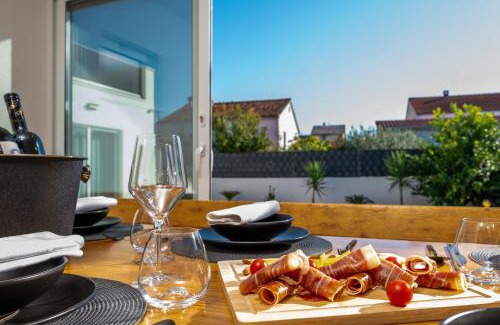 Kastel Novi Villa | Royal blue House