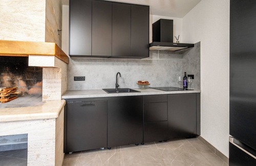 Kastel Novi House | Royal blue house is new modern villa 5 min from the beach!