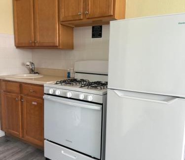 Cape May - Wildwood Hotel | Royal Canadian Motel