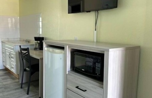 Cape May - Wildwood Hotel | Royal Canadian Motel