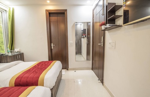 Lajpat Nagar Hotel | Royal Comfort Castle