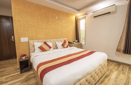 Lajpat Nagar Hotel | Royal Comfort Castle