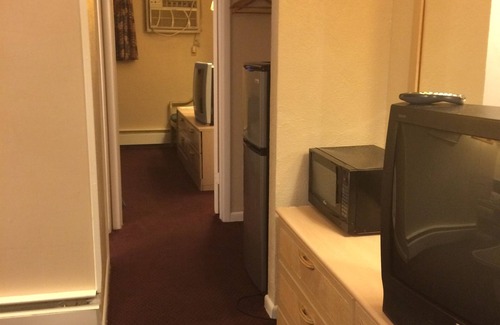 Wildwood Hotel | Royal Court Motel