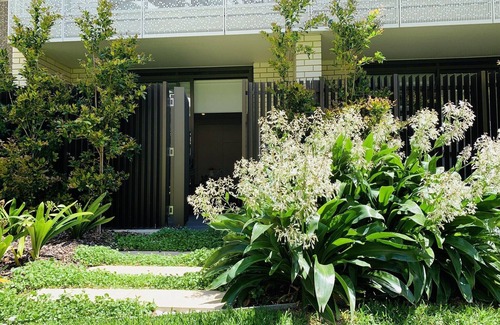 Caulfield North Apartment | Royal Executive living Garden Corproate Residency