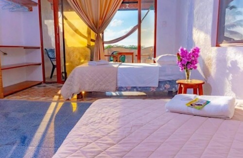 Puerto Baquerizo Moreno Bed & Breakfast | Royal Galapagos Inn