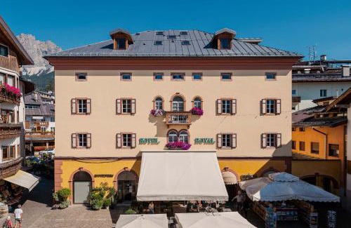 Cortina d'Ampezzo Historic Centre Hotel | Royal Hotel Cortina