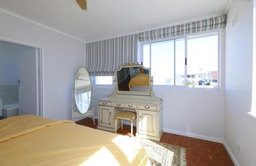 Muizenberg House | Royal House
