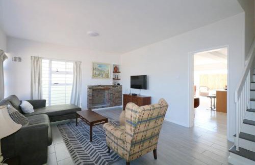 Muizenberg House | Royal House
