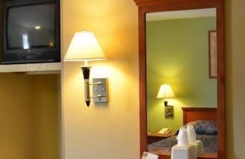 Desire Area Hotel | Royal Inn of New Orleans