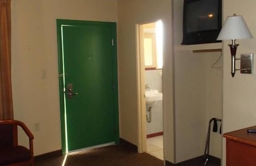 Desire Area Hotel | Royal Inn of New Orleans