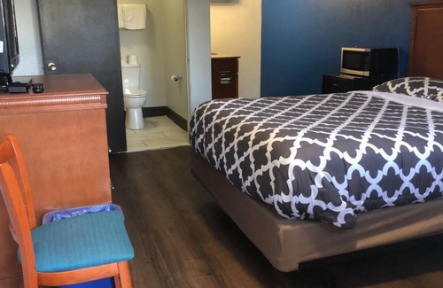 Chambersburg Hotel | Royal Inn